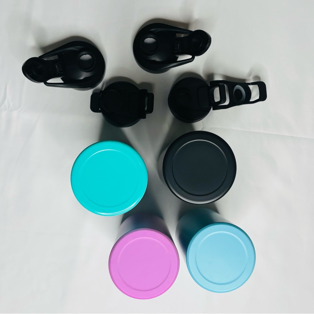 Set of 4 Aluminum Water Bottles Multi-Color 20–26 oz (3 New, 1 Gently Used) - Picture 4 of 6
